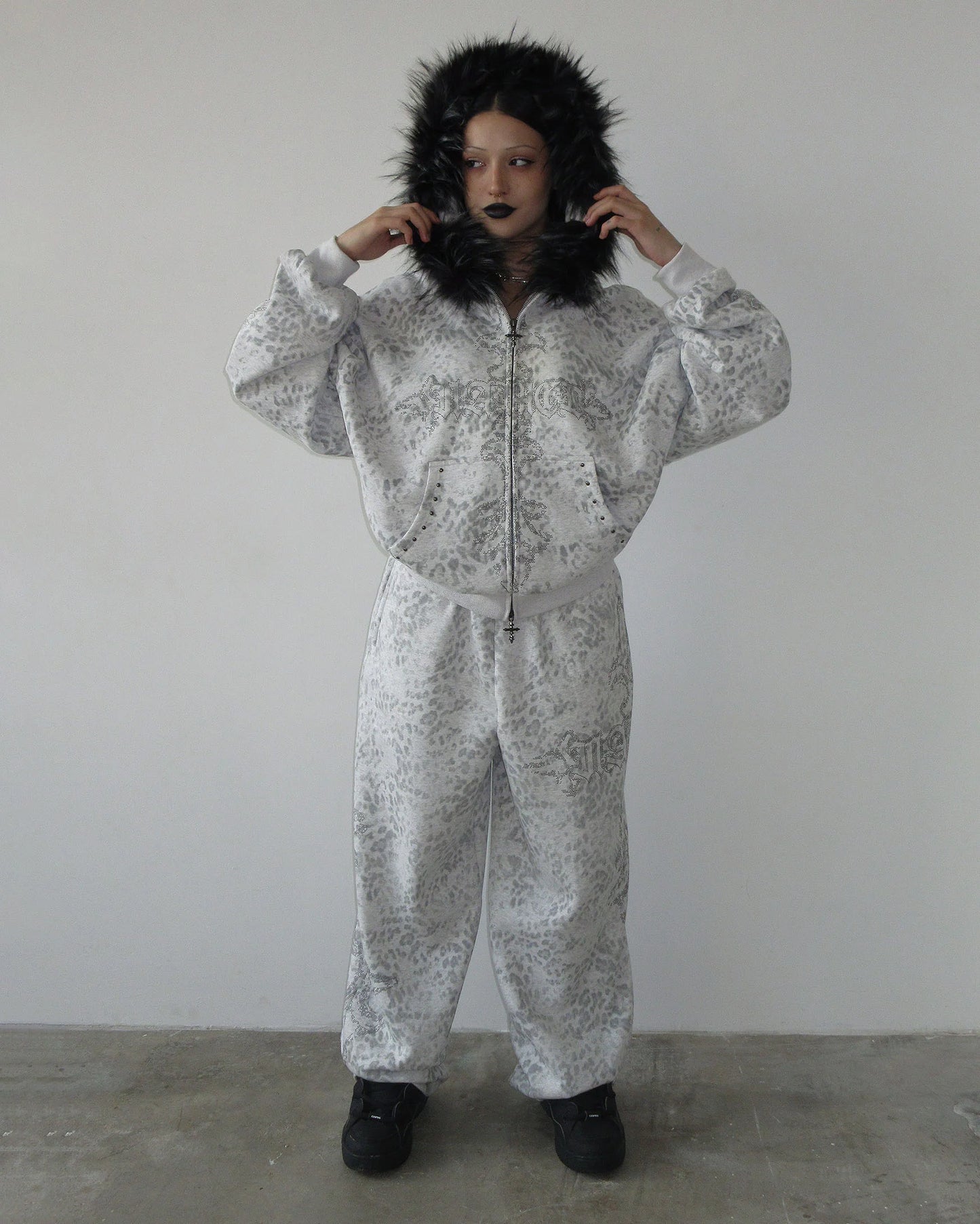 Feral Leopard Set